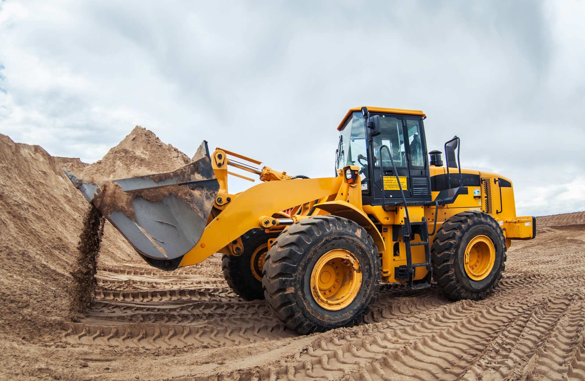 wheel loader for sale loading sand